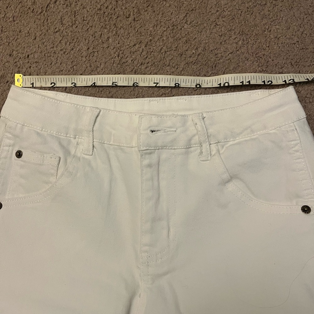 Stylish White Barrel Pants - Picture 6 of 6